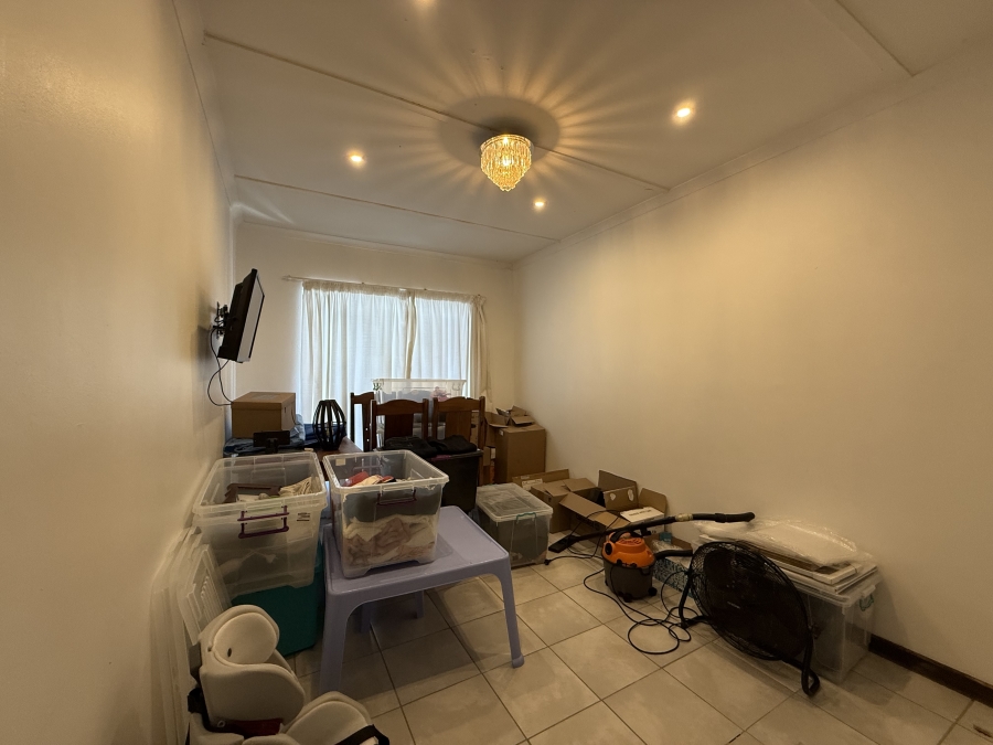 To Let 3 Bedroom Property for Rent in Dobson Western Cape